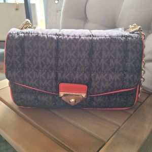 Cross body Michael Kor purse